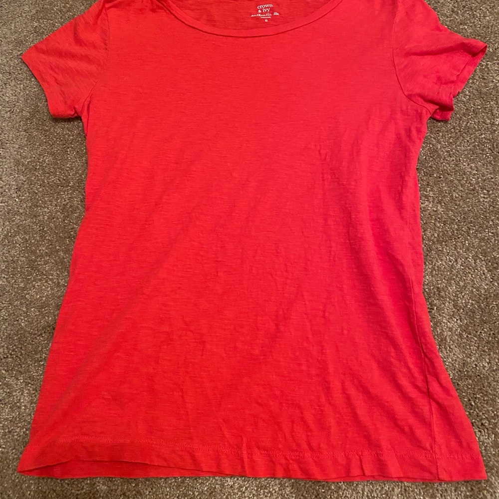 Women’s Crown & Ivy athletic tee